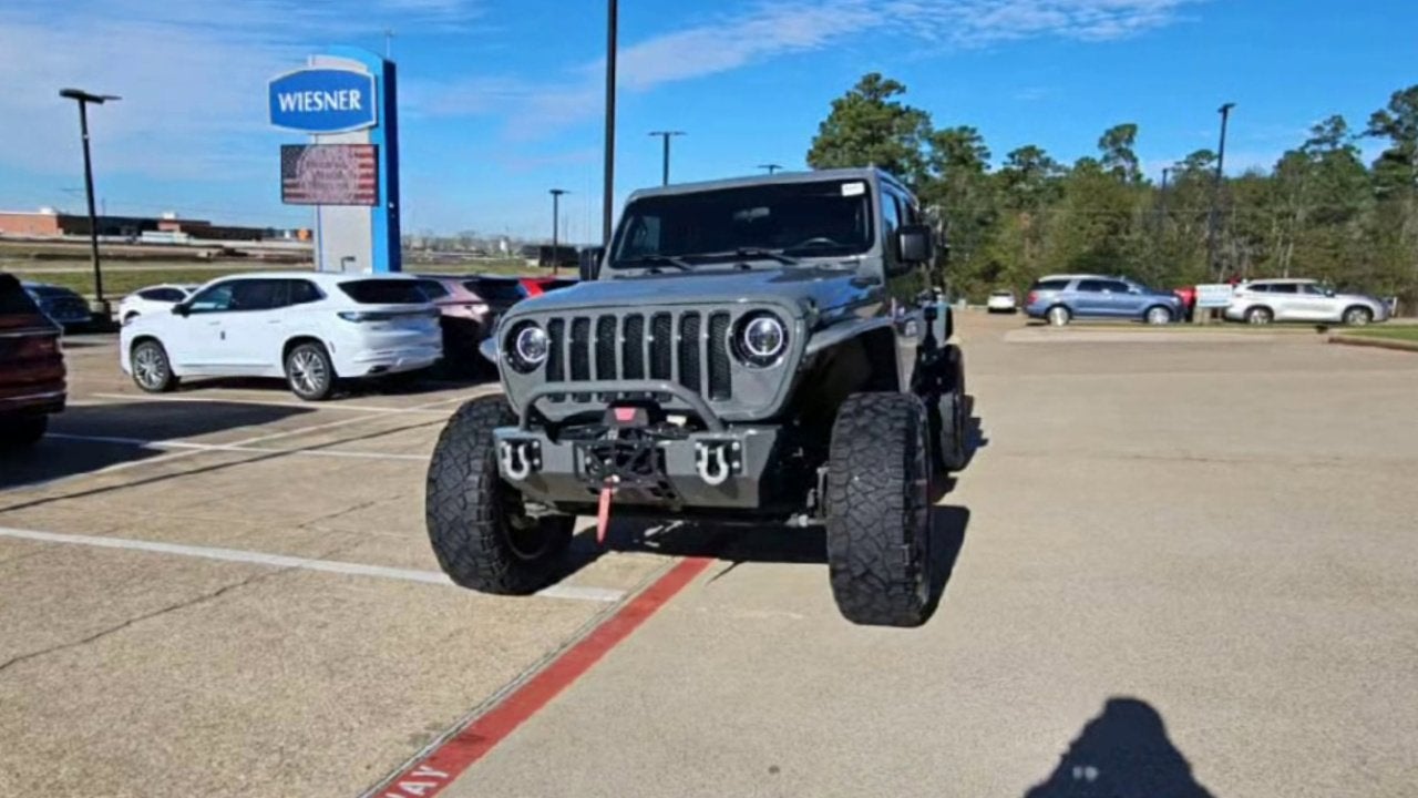 2021 Jeep Wrangler Unlimited Sahara Altitude