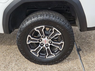 2024 GMC Canyon AT4