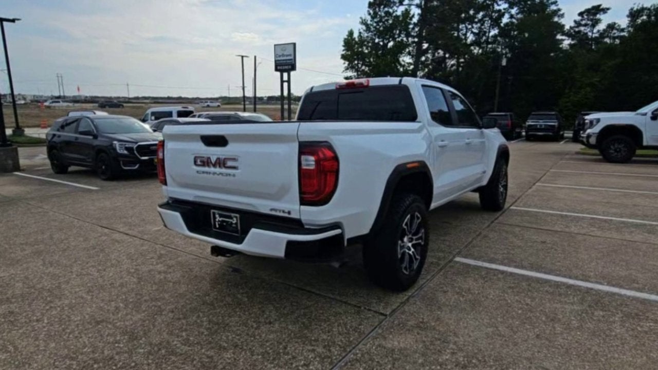 2024 GMC Canyon AT4