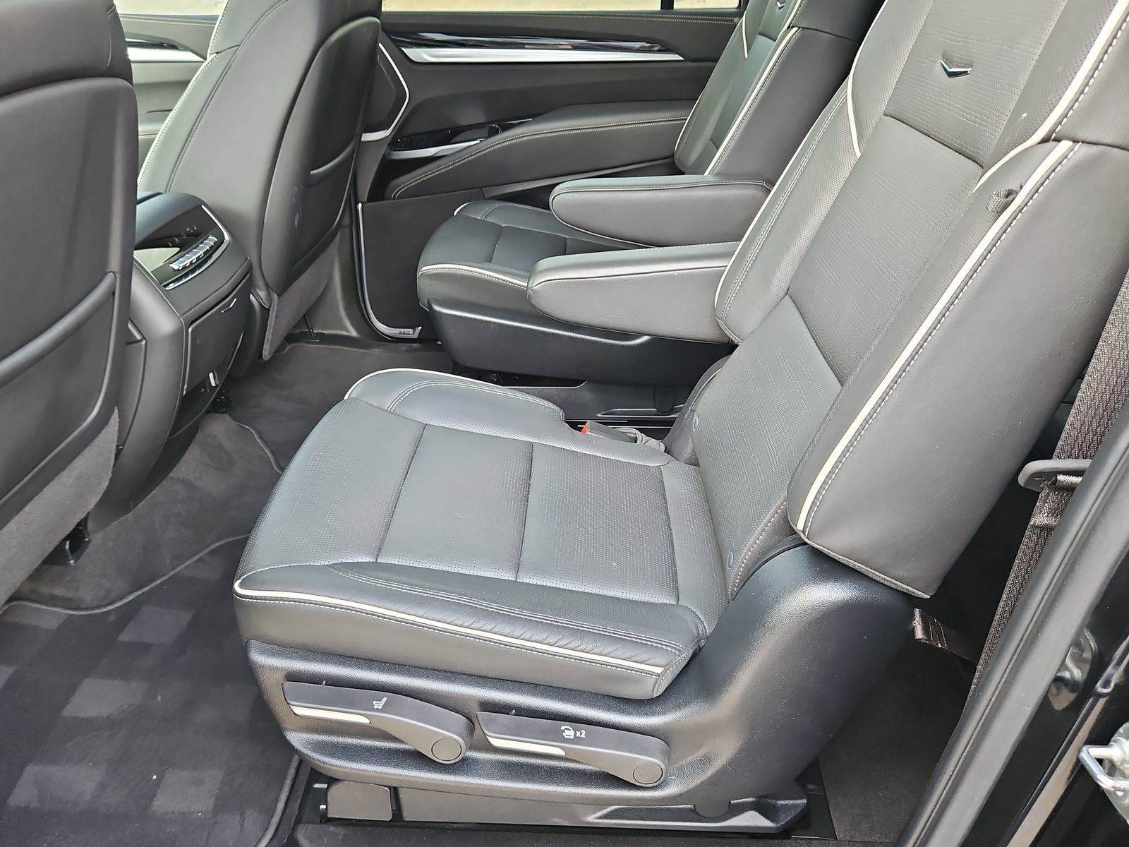 2025 Cadillac Escalade ESV Sport - Photo 25