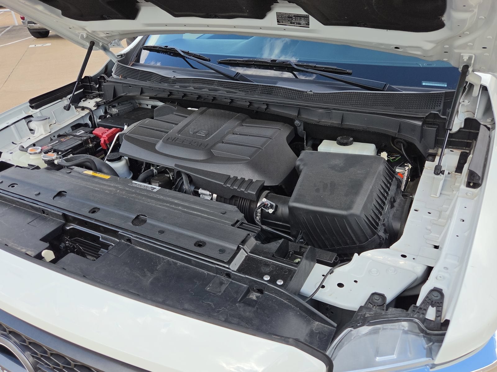 2024 Nissan TITAN Crew Cab SV 4x2
