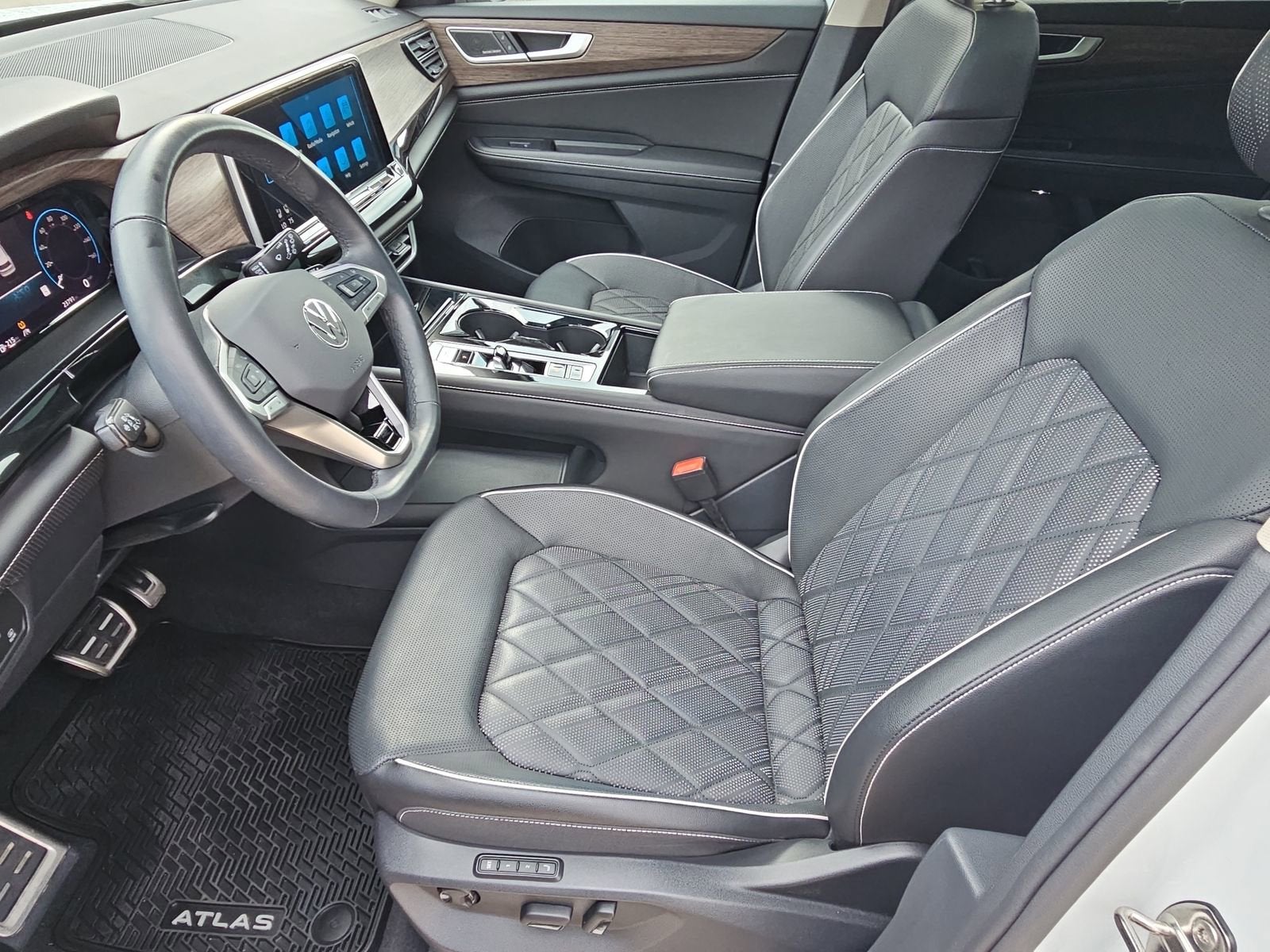 2025 Volkswagen Atlas 2.0T SEL Premium R-Line