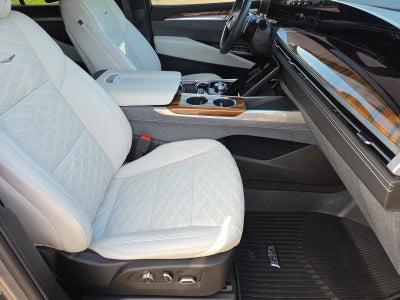 2025 Cadillac Escalade Sport Platinum